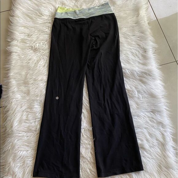 Lululemon Black Women's Yoga Pants - Picture 7 of 10